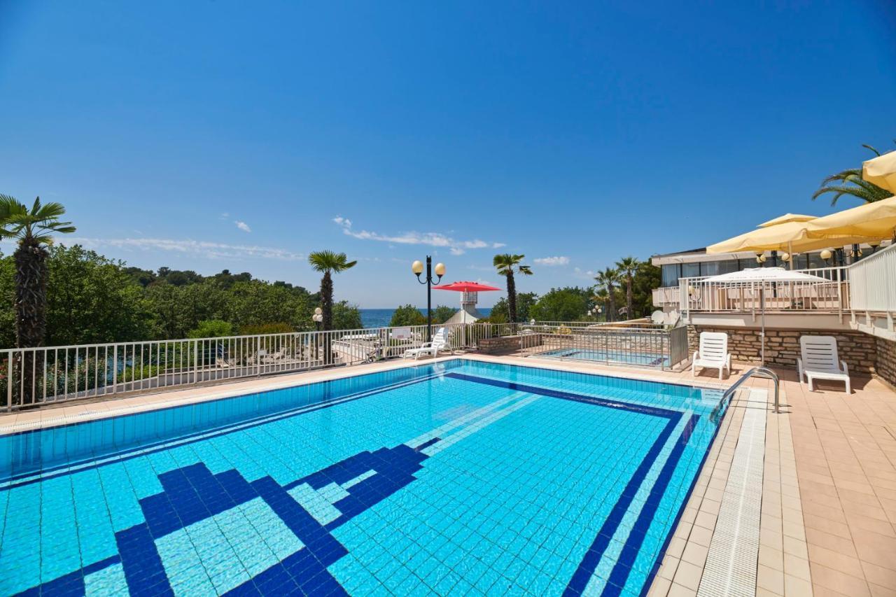 Hotel Zorna Plava Laguna Poreč Dış mekan fotoğraf