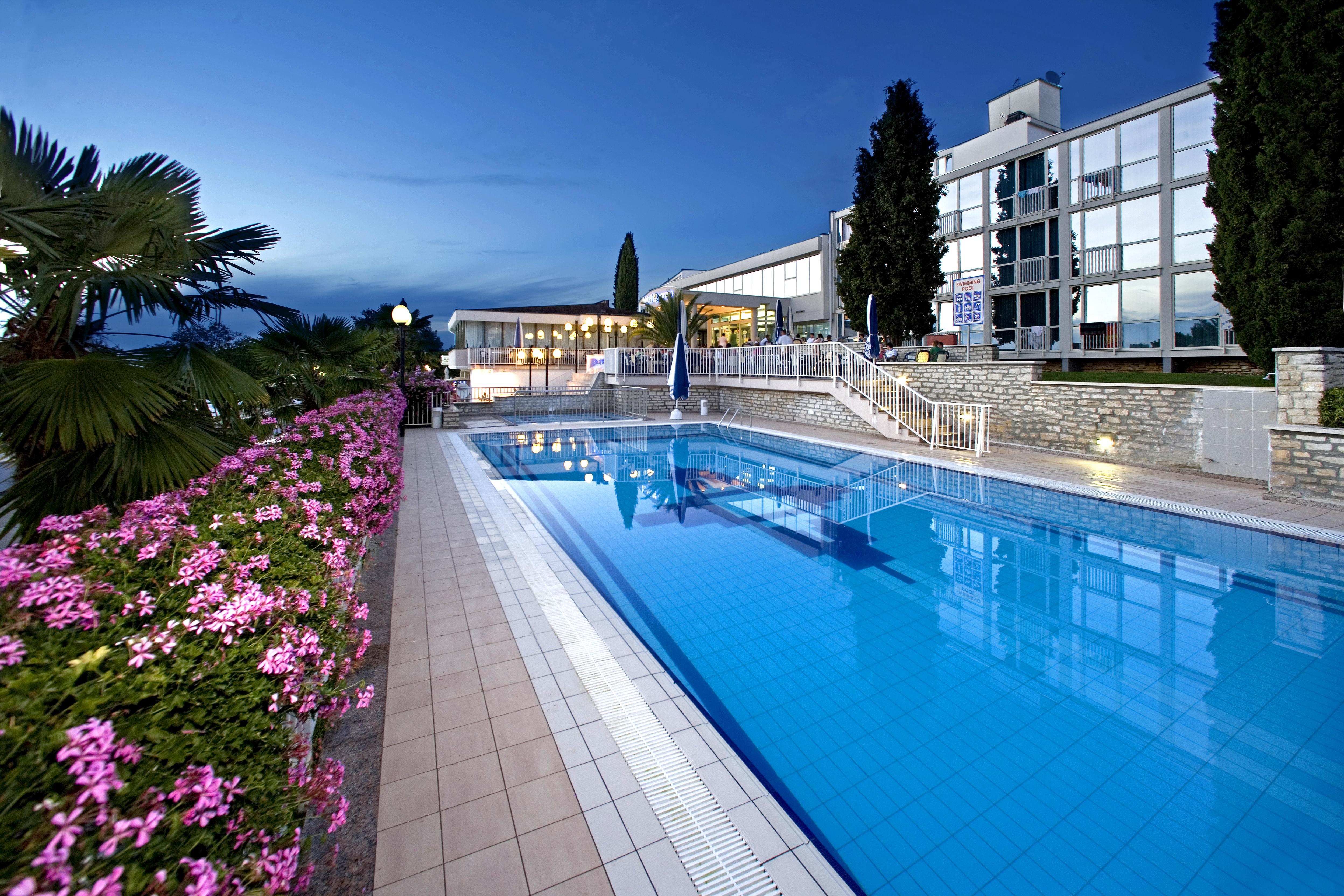Hotel Zorna Plava Laguna Poreč Dış mekan fotoğraf