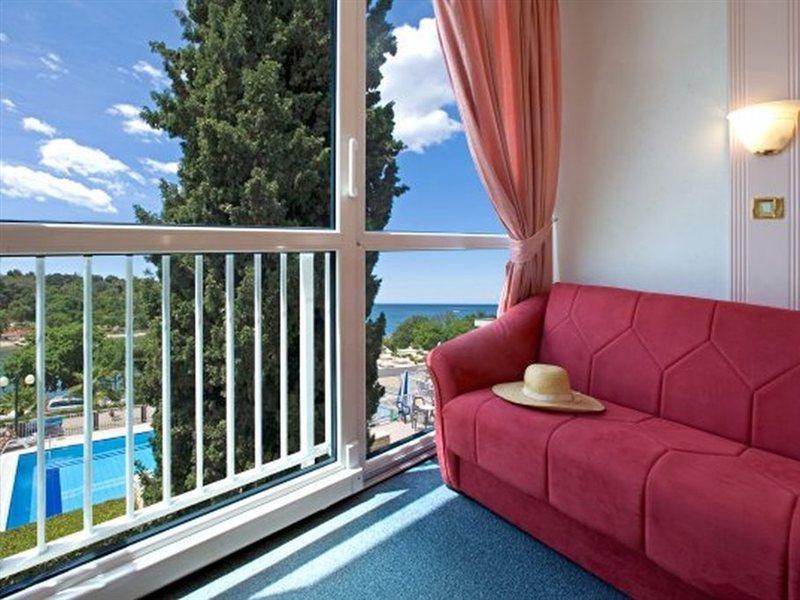 Hotel Zorna Plava Laguna Poreč Dış mekan fotoğraf