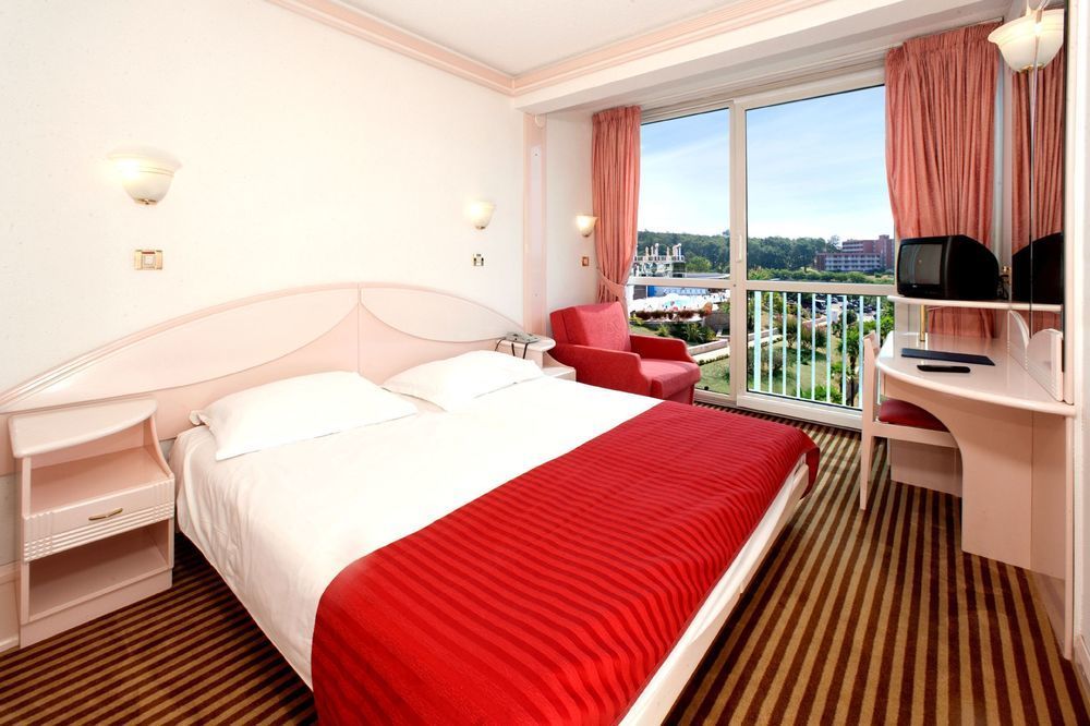 Hotel Zorna Plava Laguna Poreč Dış mekan fotoğraf