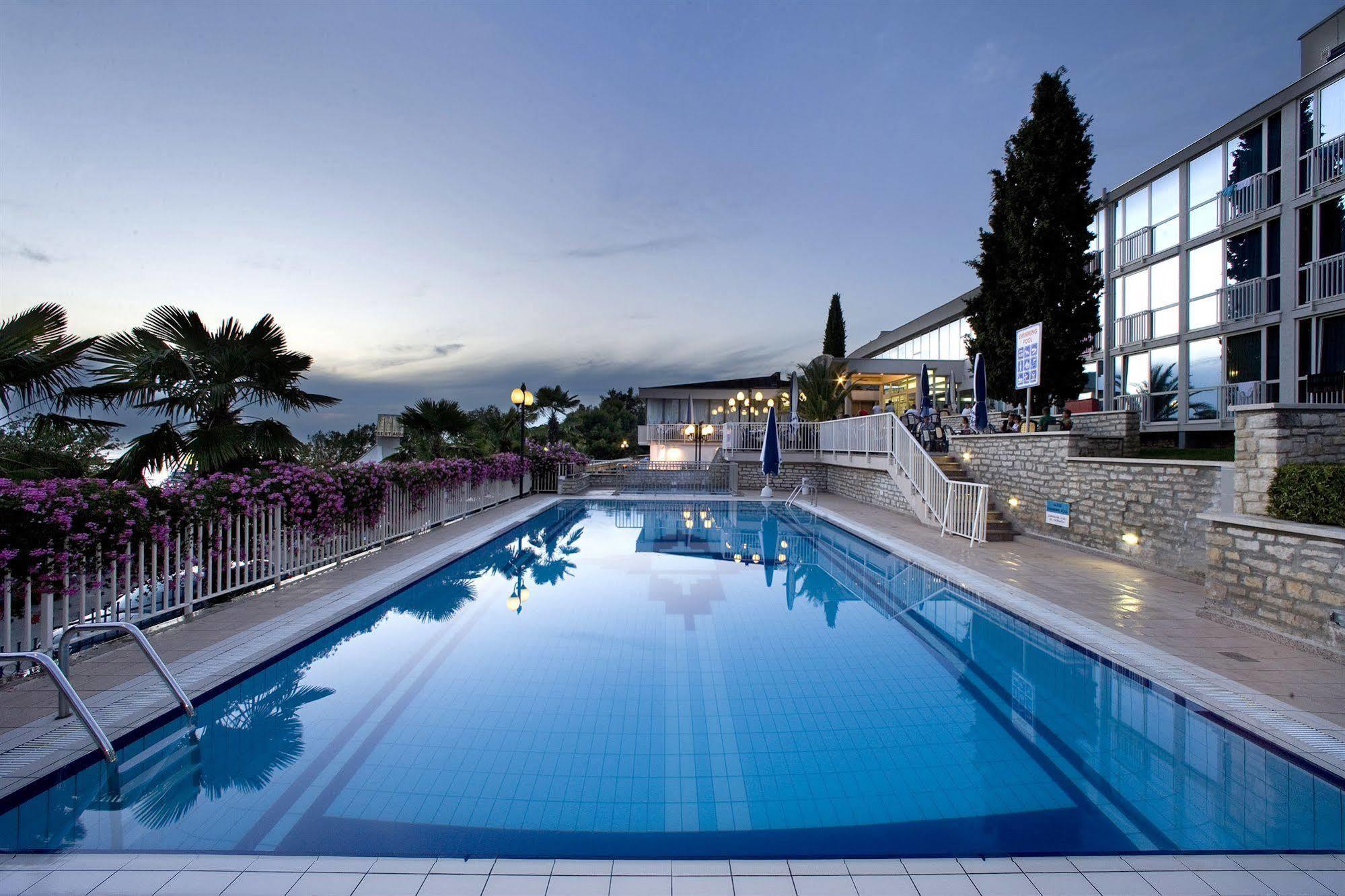 Hotel Zorna Plava Laguna Poreč Dış mekan fotoğraf